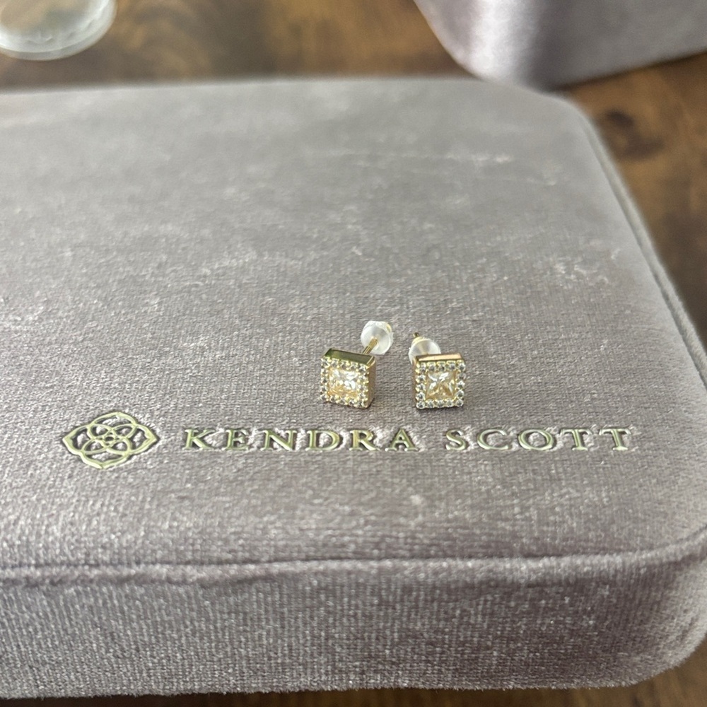 Kendra Scott Gracie Studs